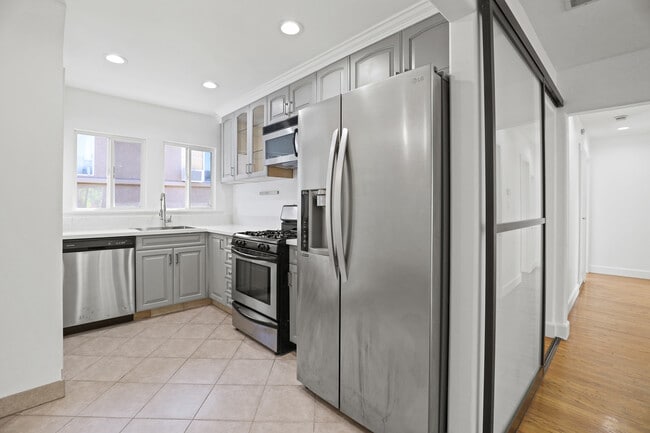 Photo - 2420 W Sunset Blvd Condo Unit 4