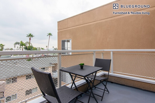 Photo - 1538 N Martel Ave Unit FL4-ID53