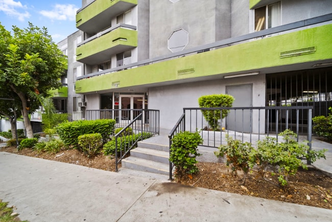 Building Photo - 511 S Park View St