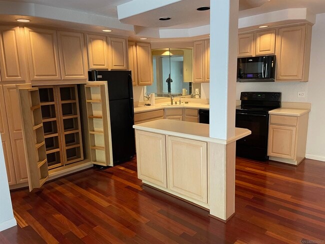 Building Photo - 6780 Friars Rd Unit 373