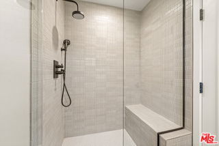 Building Photo - 520 N Bedford Dr