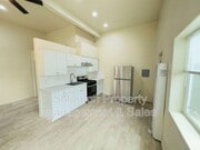 Photo - 513 N Ditmar St House