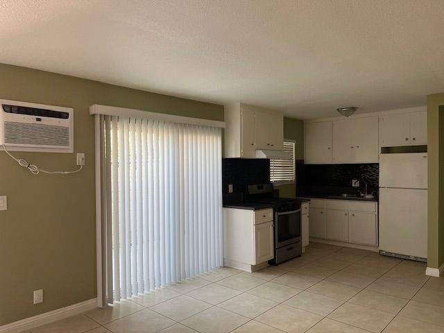 Building Photo - 1109 E La Deney Ct Rental