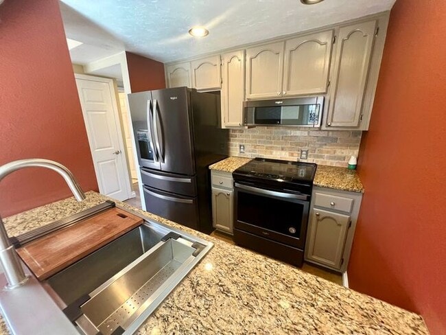 Photo - Stunning 2-Bed, 2-Bath Condo in Golden Hill – City Lights Community Unit APT 11