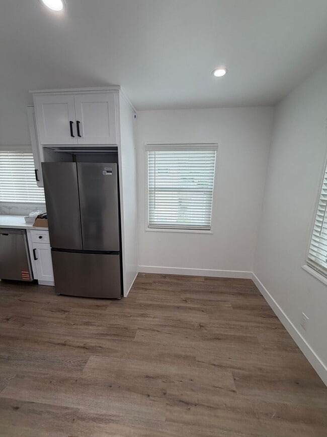 Photo - Toluca West: Brand new unit with backyard! Unit 4913