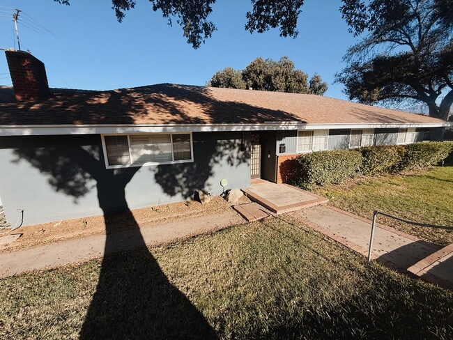 Building Photo - 1350 Kevin Ave