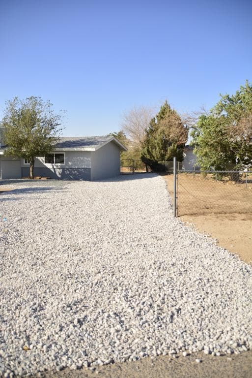 Photo - 18240 Catalpa St