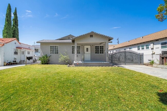 Photo - 3025 Sherwood Ave