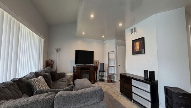 Photo - 831 Carlton Privado