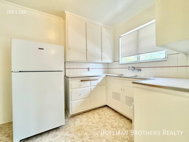 Photo - 120 Flores St Unit 4