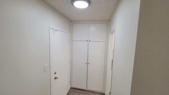 Building Photo - 5461 Kester Ave