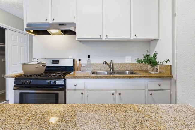 Building Photo - Sepulveda Landmark