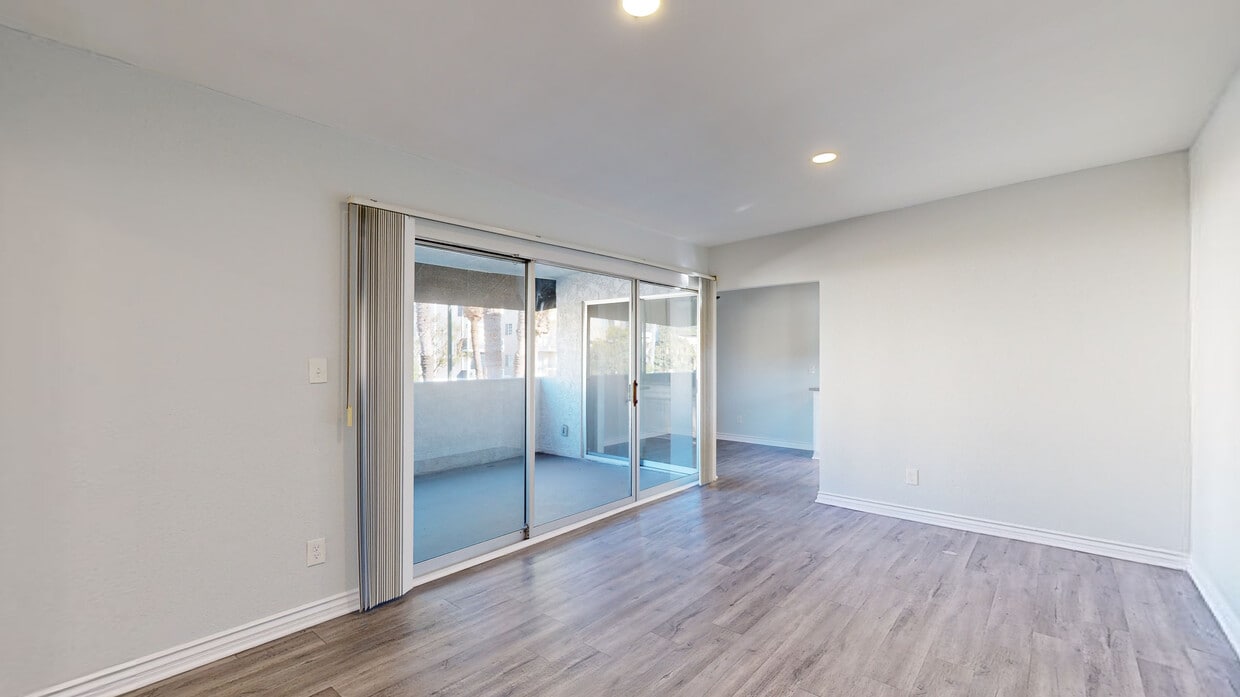 3D Tour - 3537 Clarington Ave Apartments