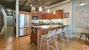 Photo - 645 W 9th St