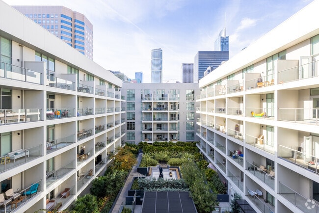 Zen Garden Atrium - 8th and Grand
