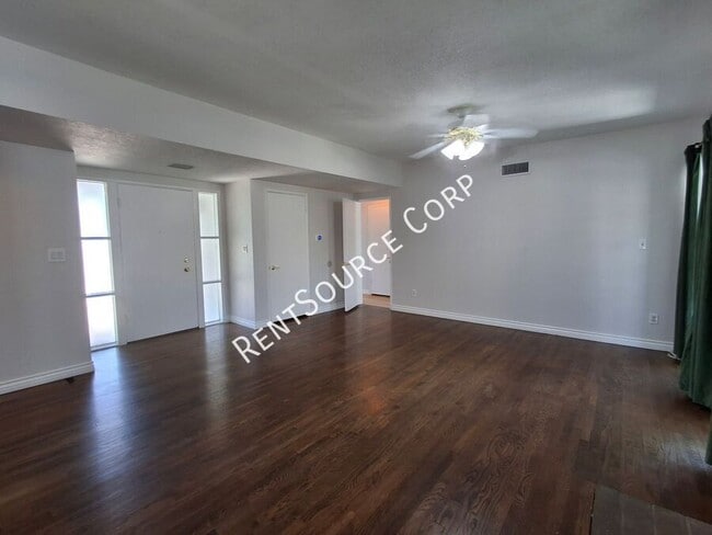 Photo - 10059 McLennan Ave.
