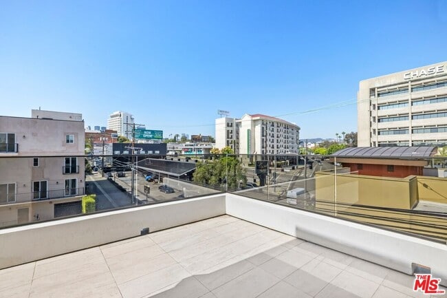 Photo - 1414 S Beverly Dr Unit 402