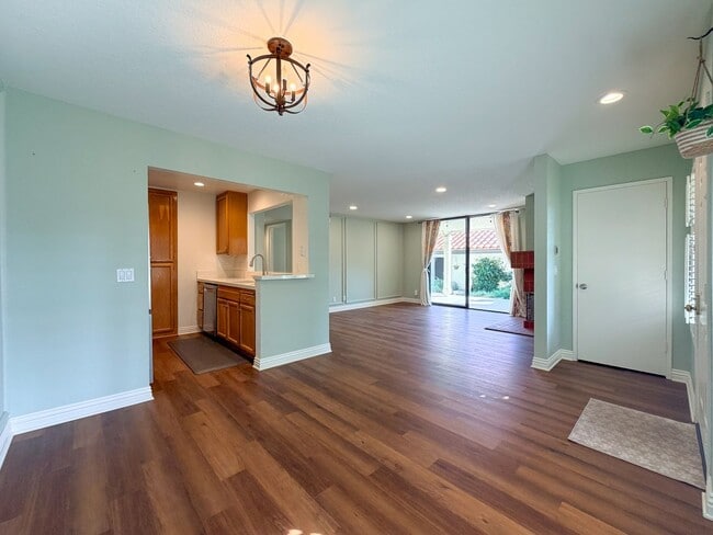 Photo - 2262 Martinique Ln