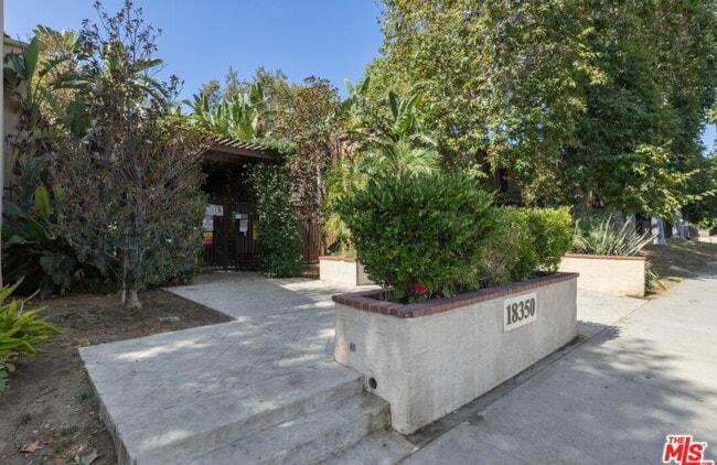 Photo - 18350 Hatteras St Unit 152