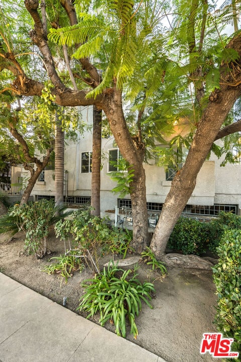 Photo - 15153 Burbank Blvd