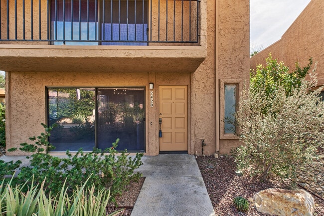 Photo - 2420 Los Coyotes Dr