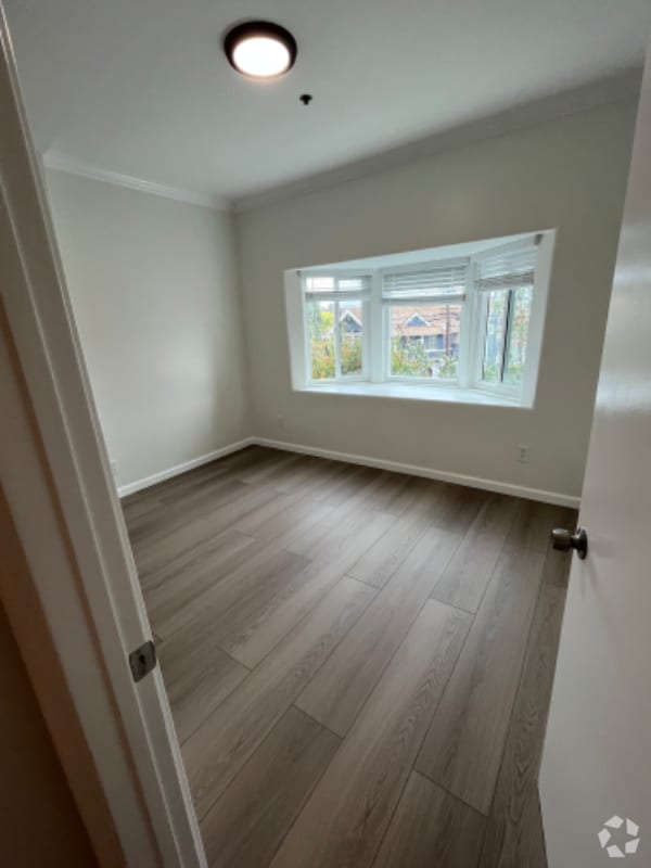 Building Photo - 1072 Laguna Ave Rental