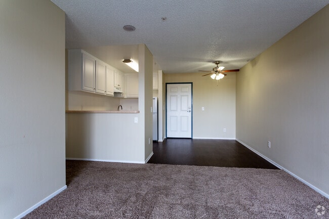 1BR, 1BA - The Huntington Breeze