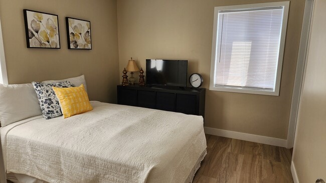 Photo - 2362 Cerritos Ave Unit Single