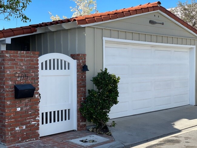 Single Story Cottage on Lido Isle! - Single Story Cottage on Lido Isle! House