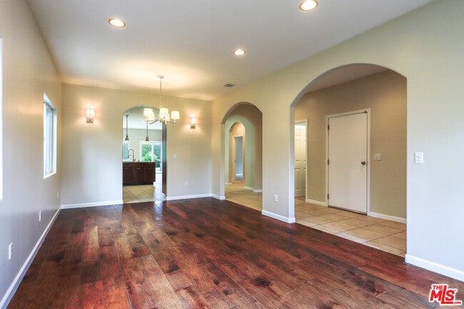 Photo - 2210 Manning Ave