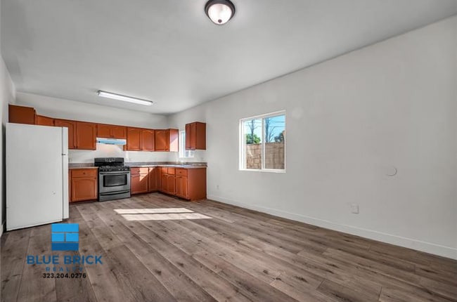 Building Photo - 8316 San Pedro St