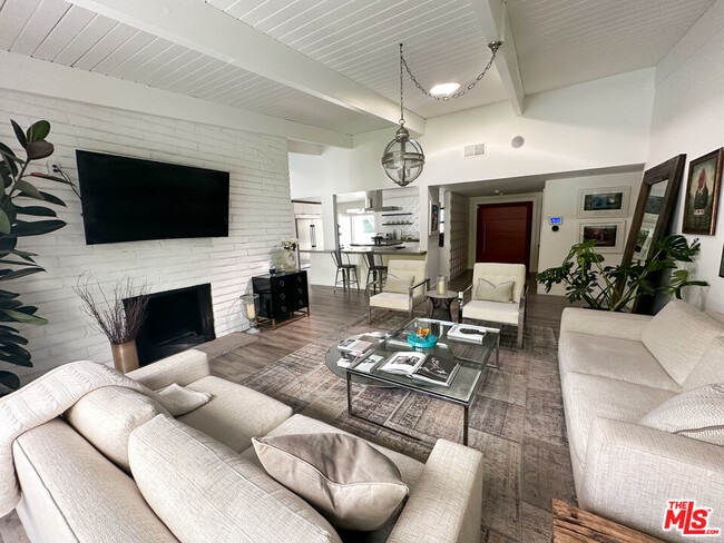 Photo - 24125 Bessemer St