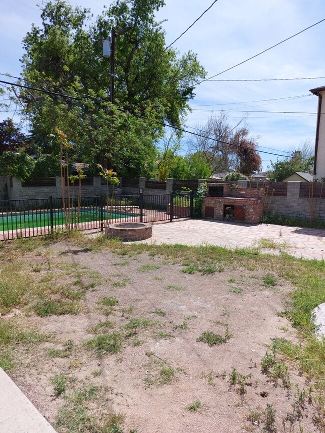 Photo - 2 Story House With a Pool in San Bernardino