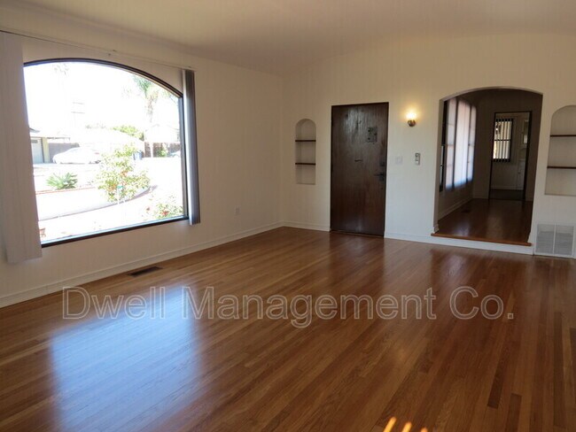 Photo - 8458 Golden Ave House