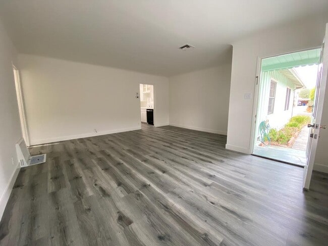 LIVING ROOM - 4271 Revere Pl Unit 4271