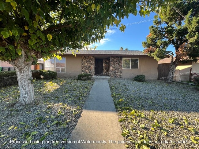 Building Photo - Nice Home For Rent - Duplex with private yard