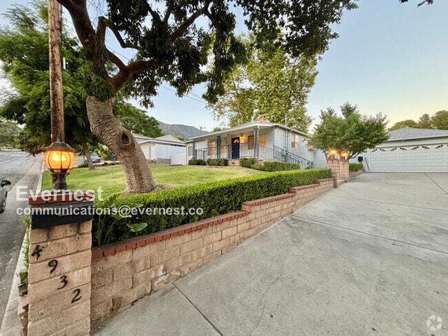 Building Photo - 4932 La Crescenta Ave Rental