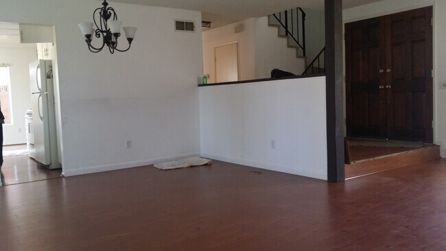 Photo - 10123 Hanna Ave