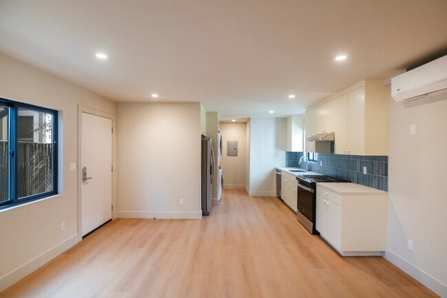 Photo - 4541 1/2 Melbourne Ave