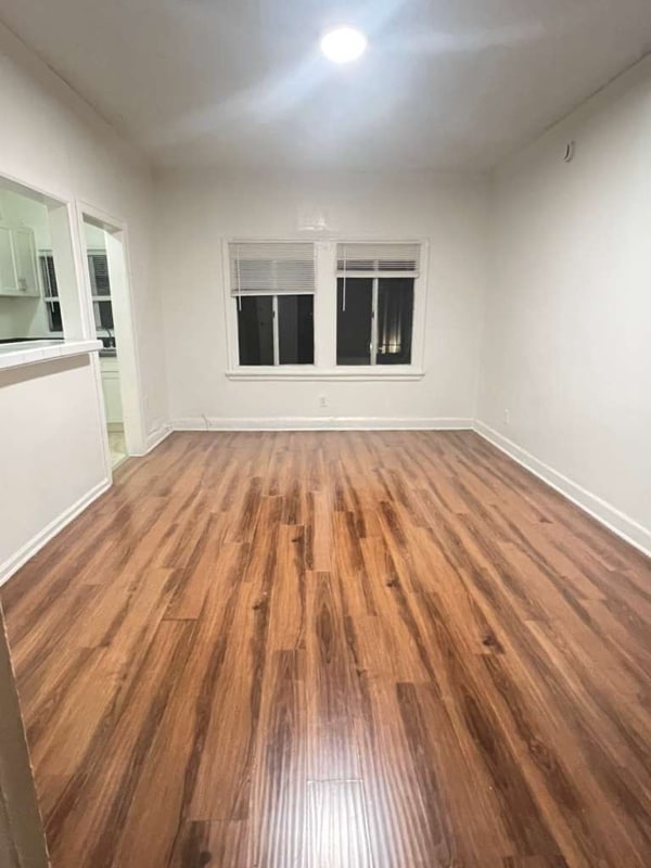 Building Photo - 904 S Catalina St