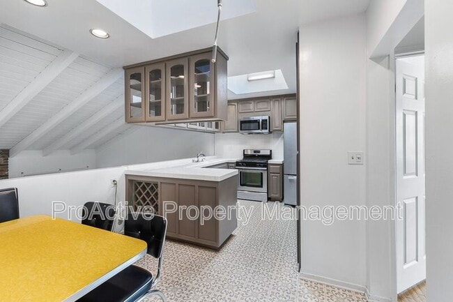 Photo - 612 Marie Ave