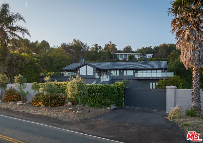 Photo - 4782 Encinal Canyon Rd