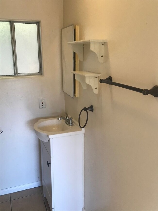 Photo - OJAI One bedroom cottage!