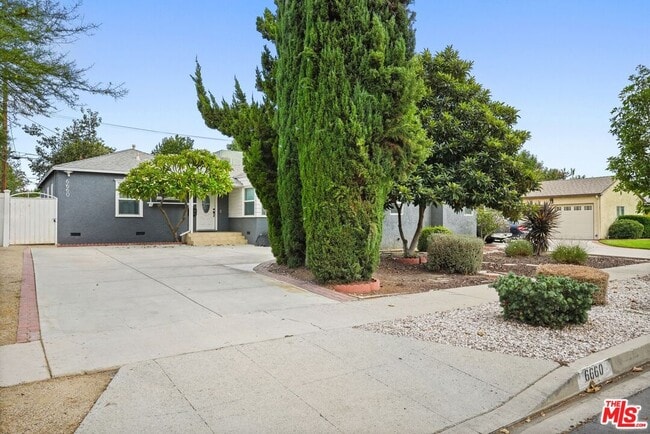 Photo - 6660 Balcom Ave