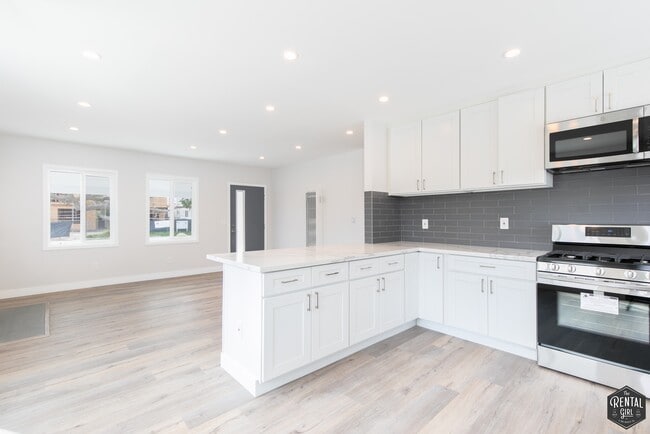 Photo - 3872 Bentley Ave