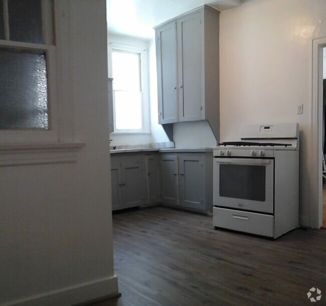 Building Photo - 427 N Genesee Ave Unit 427 Rental