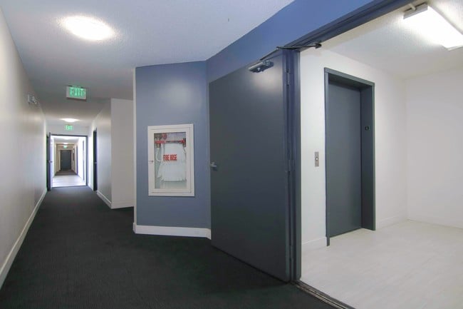 Photo - New Hampshire Terrace