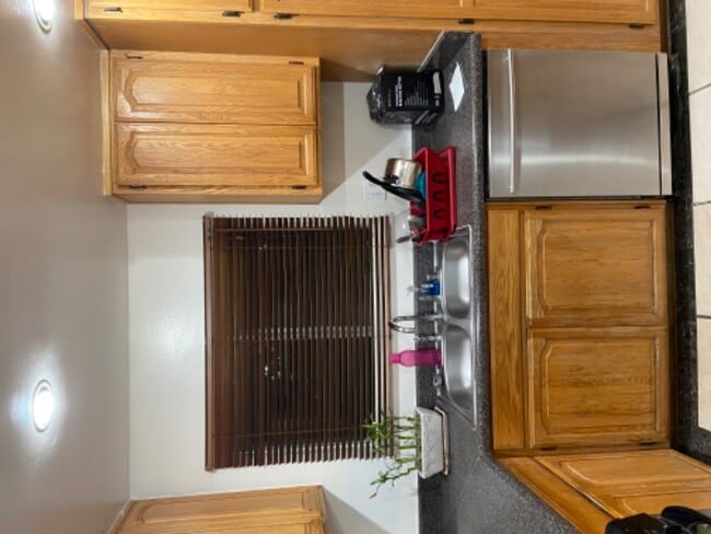 Photo - 10331 Lindley Ave