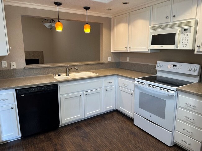 Photo - SHADOWRIDGE UPGRADED CONDO WITH GARAGE Unit 52