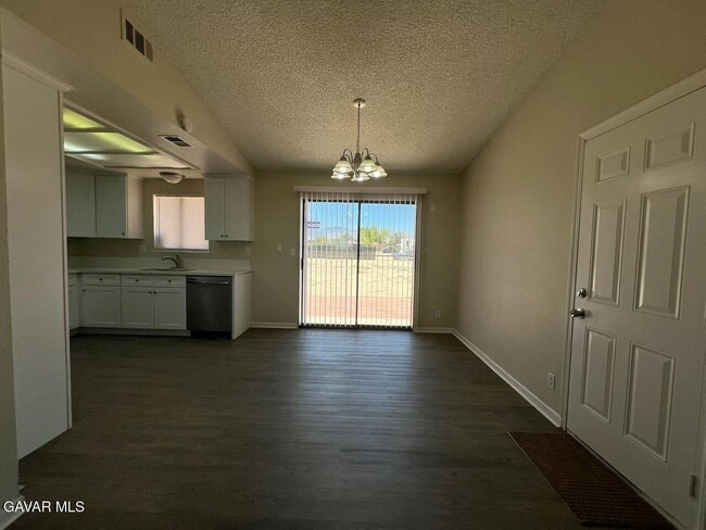 Photo - 11340 E Avenue R